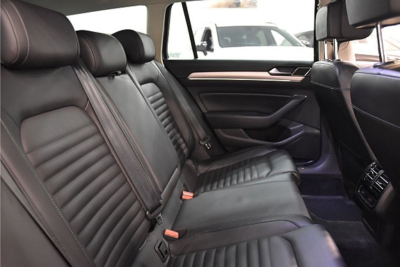 Volkswagen Passat Alltrack 13 of 20