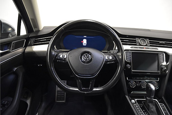 Volkswagen Passat Alltrack 2 of 20