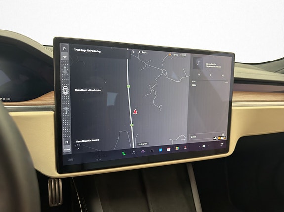 Tesla Model S 18 of 30