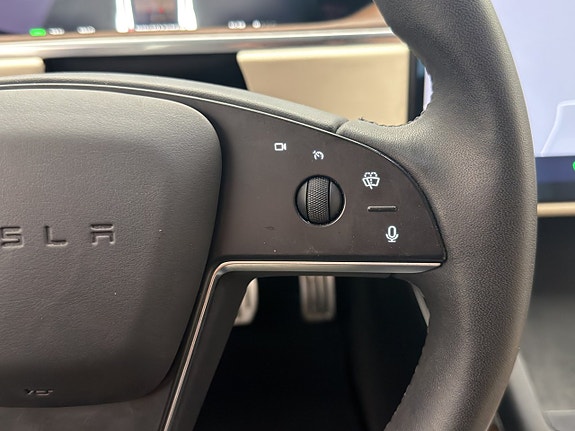 Tesla Model S 16 of 30