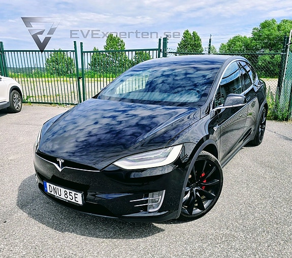 Tesla Model X 2 of 5