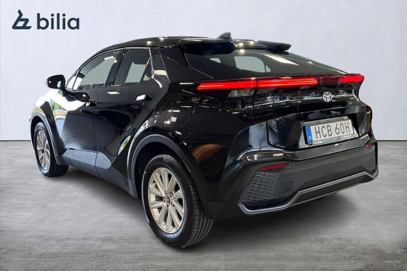 Toyota C-HR 2 of 5