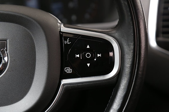 Volvo XC90 18 of 30