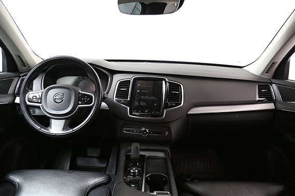 Volvo XC90 19 of 30