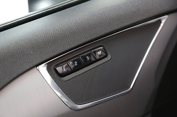 Volvo XC90 13 of 30