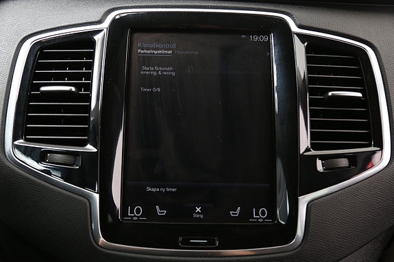 Volvo XC90 26 of 30