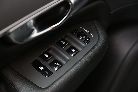 Volvo XC90 12 of 30