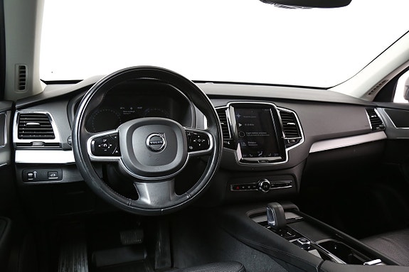 Volvo XC90 15 of 30