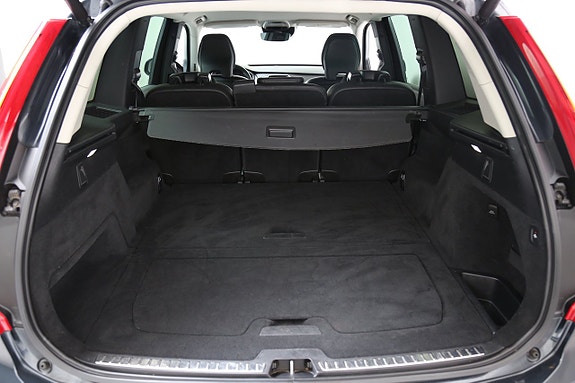 Volvo XC90 30 of 30