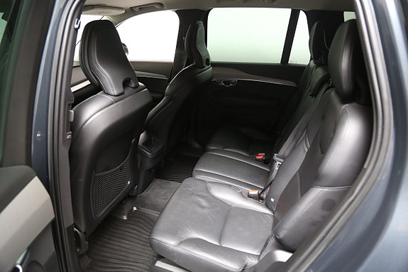 Volvo XC90 29 of 30