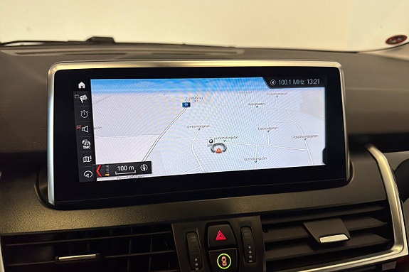 BMW 225xe 16 of 25