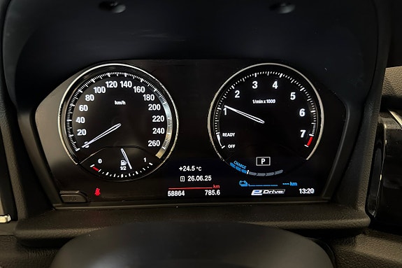 BMW 225xe 13 of 25