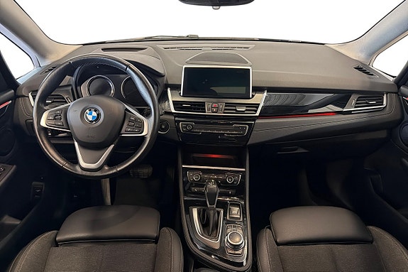 BMW 225xe 11 of 25