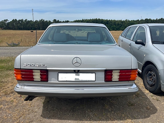 Mercedes-Benz 380 SL 2 of 6