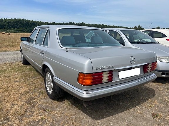 Mercedes-Benz 380 SL 3 of 6