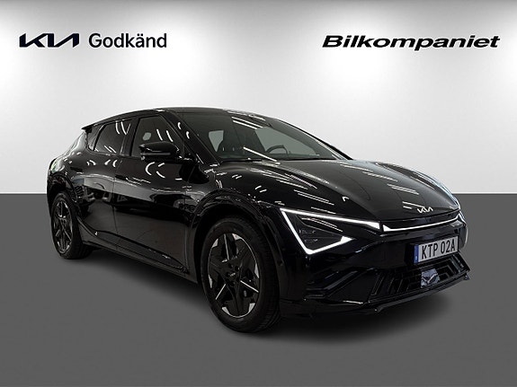 Kia EV6 3 of 5