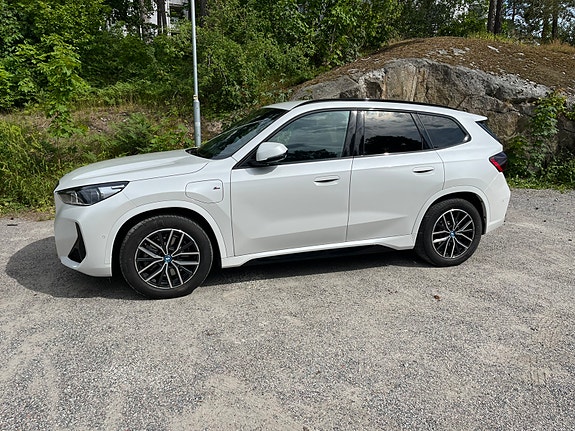 BMW X1 3 of 5