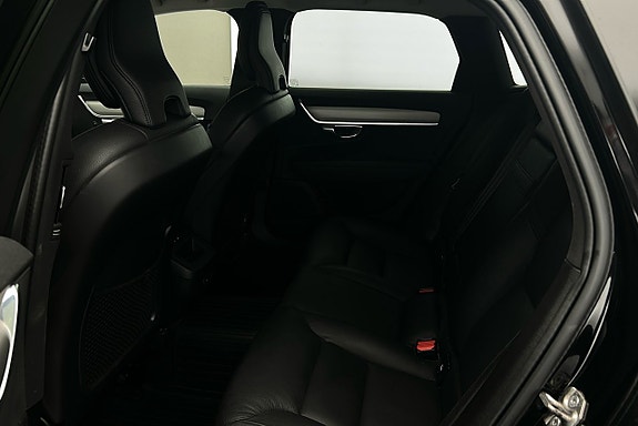 Volvo V90 13 of 28