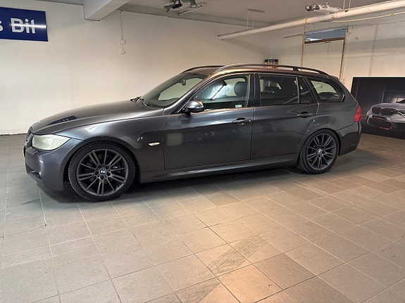 BMW 330i 9 of 18
