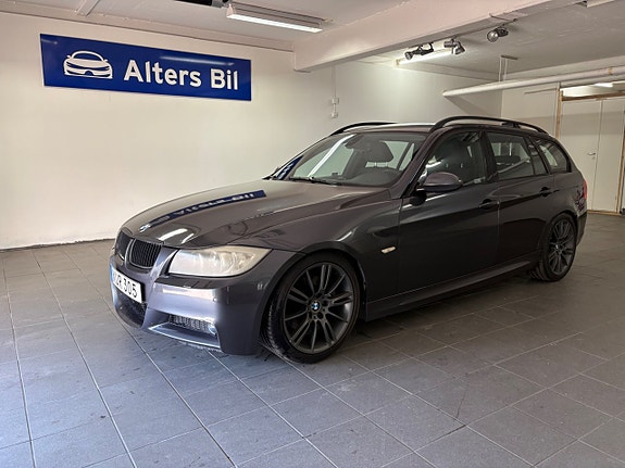 BMW 330i 2 of 5