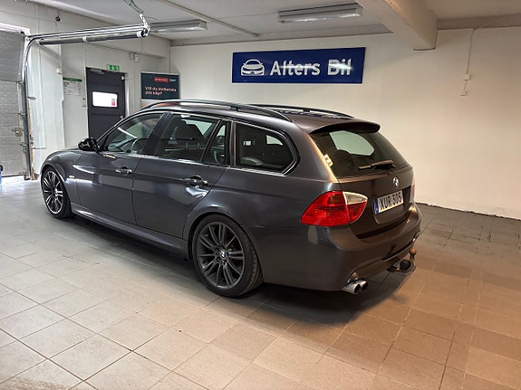 BMW 330i 5 of 18