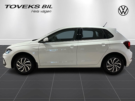 Volkswagen Polo 2 of 5