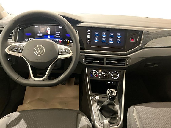 Volkswagen Polo 8 of 13