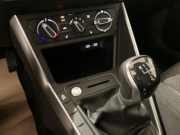 Volkswagen Polo 10 of 13