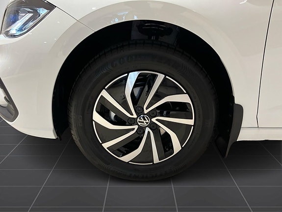 Volkswagen Polo 6 of 13
