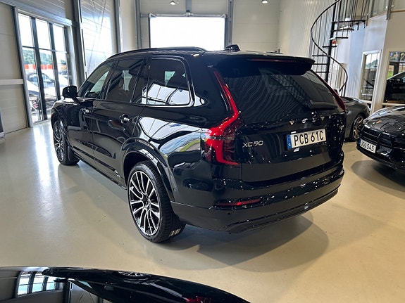 Volvo XC90 4 of 19