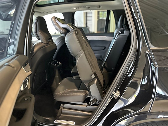 Volvo XC90 11 of 19