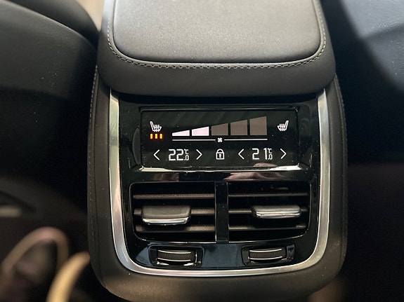 Volvo XC90 18 of 19