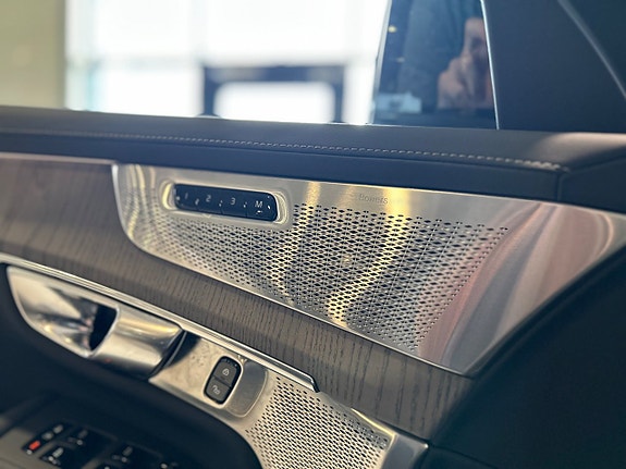 Volvo XC90 17 of 19