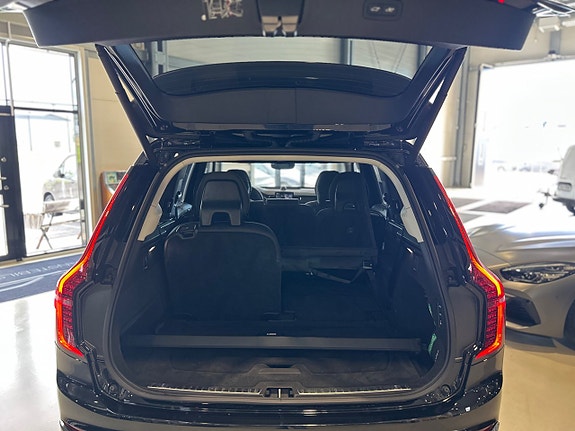 Volvo XC90 5 of 19