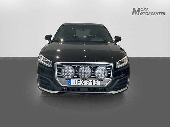 Audi Q2 2 of 5