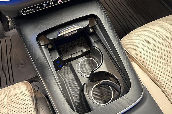 Mercedes-Benz E300 de 14 of 22