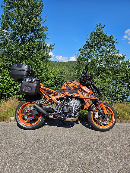 KTM KTM 990 DUKE 2 of 2