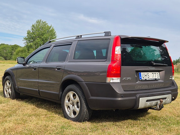Volvo XC70 2 of 5