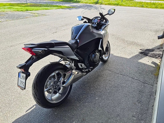 Honda VFR1200 -10 3 of 3