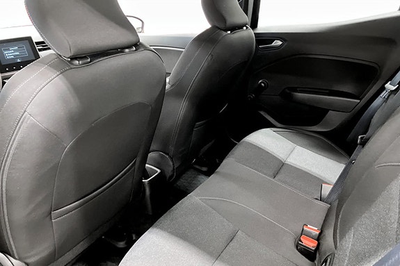 Renault Clio 16 of 18