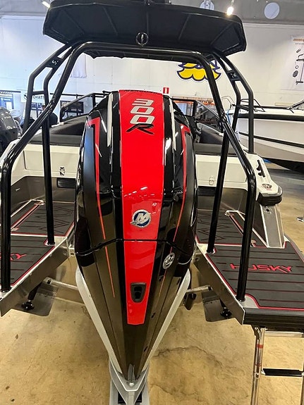 Husky R8 + Mercury 300 HK Racing V8 AMS elreglage – 2026 5 of 5