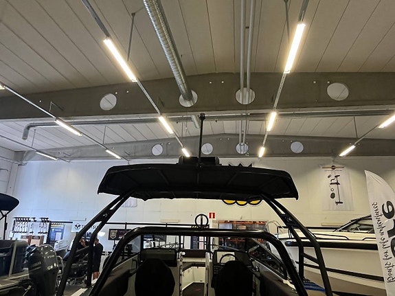 Husky R8 + Mercury 300 HK Racing V8 AMS elreglage – 2026 7 of 12