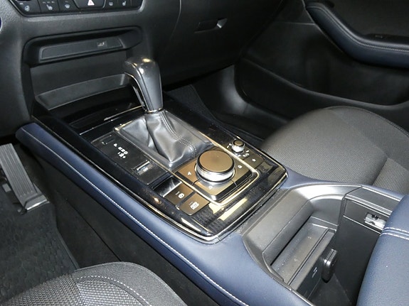 Mazda CX-30 10 of 15