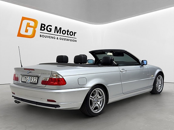 BMW 330Ci 4 of 5