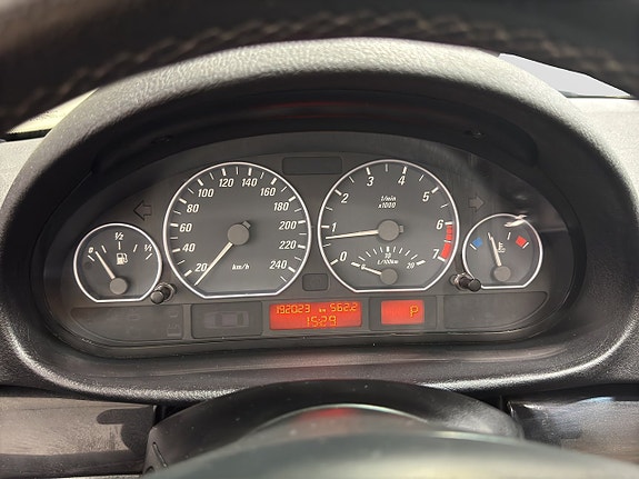 BMW 330Ci 13 of 18