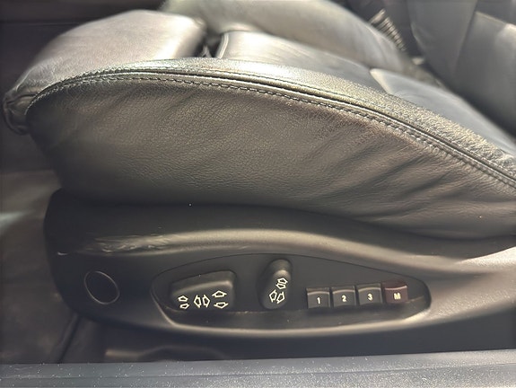 BMW 330Ci 18 of 18