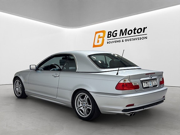 BMW 330Ci 6 of 18