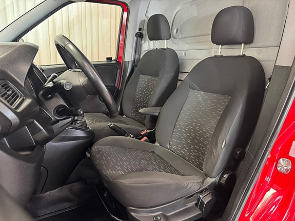 Opel Combo 8 of 16