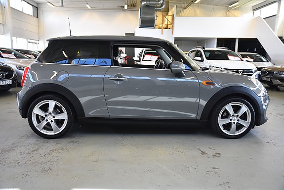 MINI Cooper 3 of 5