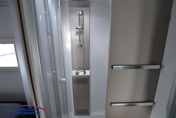 Adria Alpina 663 HT 10 of 13